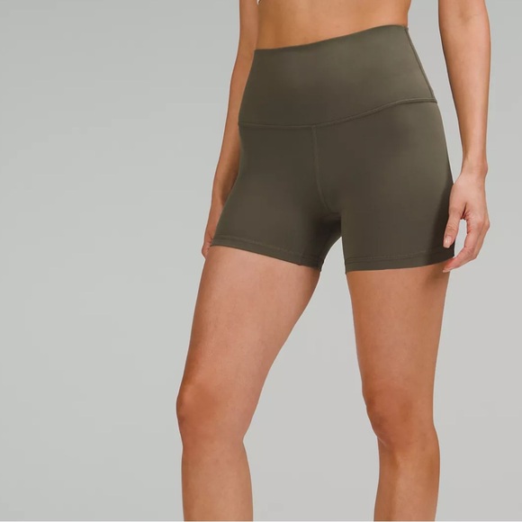 Lululemon shorts - Picture 3 of 8
